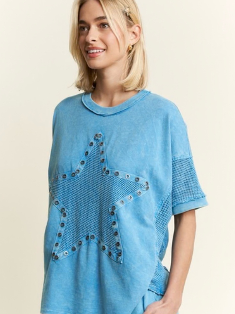 J. Her Women’s Mineral Washed SS Mesh Star Top in Ocean Blue. Size Small